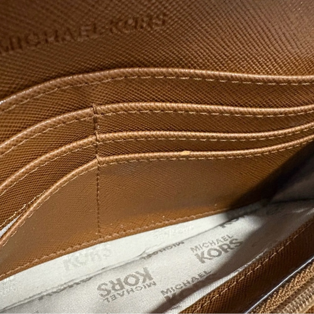 Michael Kors - Brown Fulton Flap Continental Leather Wallet - Picture 9 of 11